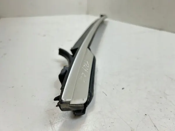 BMW Takaikkunan tiiviste OEM 7119097 - Käytetty image 3