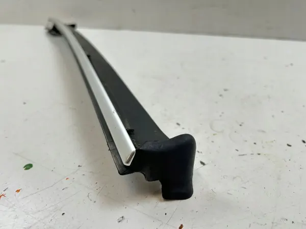 BMW Takaikkunan tiiviste OEM 7119097 - Käytetty image 6