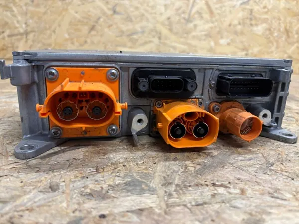 Mercedes EQB Spänningsomvandlare OEM A0009008142 image 4