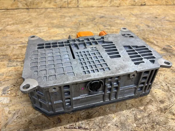 Mercedes EQB Spänningsomvandlare OEM A0009008142 image 5