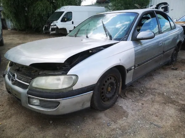 Pompe à huile OEM 2146613 pour Opel Omega 1995 2.0L image 5