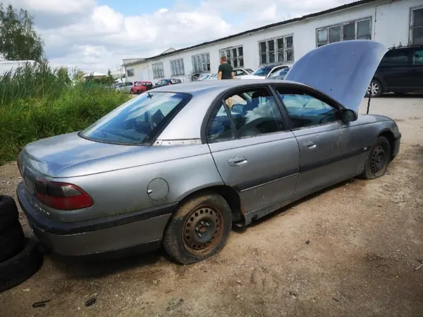 Pompe à huile OEM 2146613 pour Opel Omega 1995 2.0L image 8