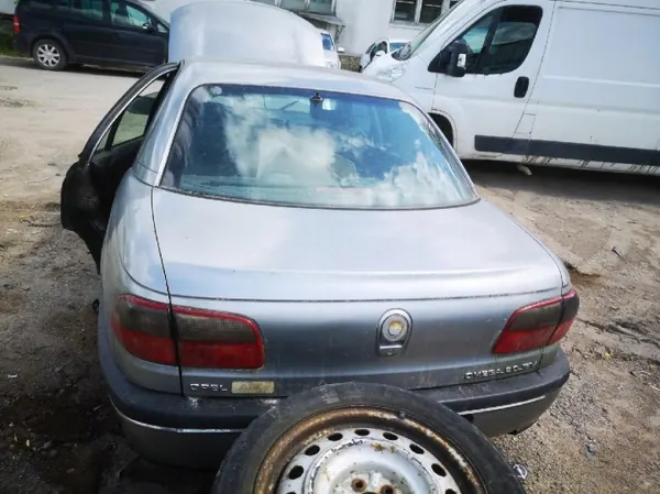 Pompe à huile OEM 2146613 pour Opel Omega 1995 2.0L image 9