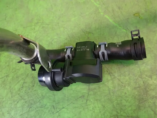 Vesisolennoidiventtiili OEM Infiniti QX30 Mercedes image 2