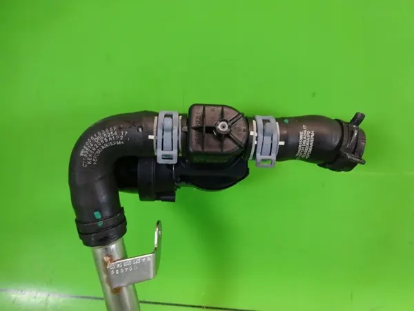 Vesisolennoidiventtiili OEM Infiniti QX30 Mercedes image 4