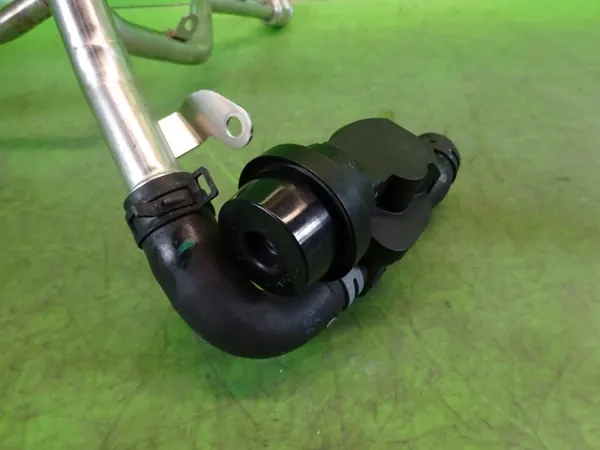 Vesisolennoidiventtiili OEM Infiniti QX30 Mercedes image 5