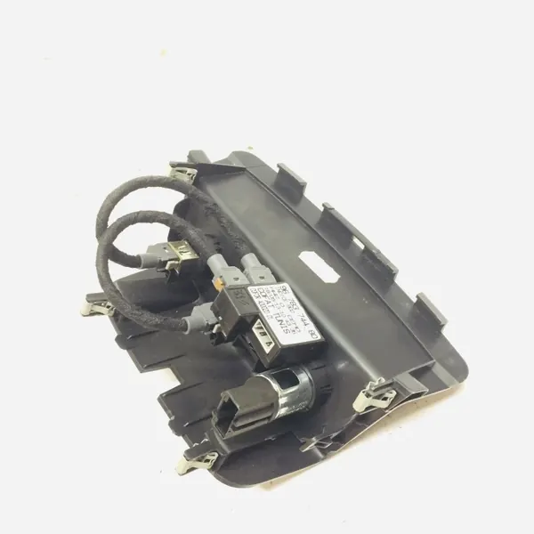 Prateleira Aux com 2x USB Peugeot 208 - Qualidade OEM image 4