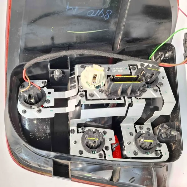 Lámpara trasera izquierda Mercedes ML W164 2005- A1649060700 image 5