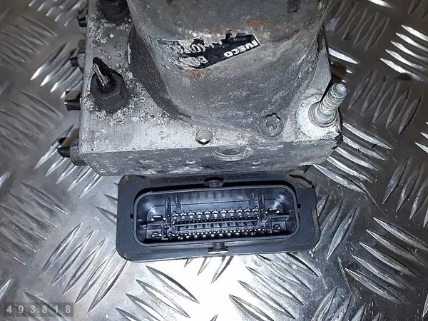 Unidad ABS Iveco Daily 2012 2300DIESEL 5801312794 image 3