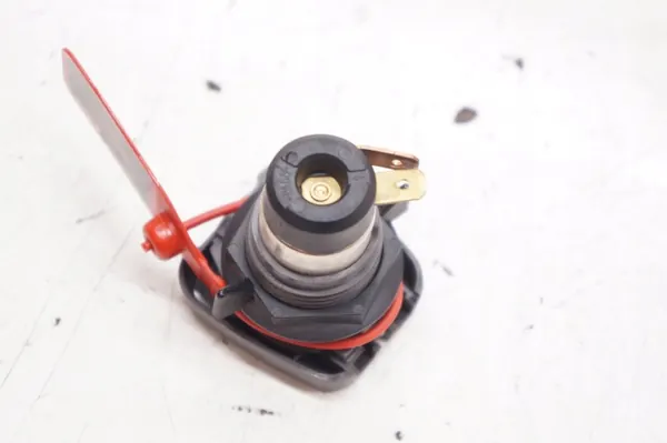 Tomada isqueiro 12V Volvo V60 II OEM image 4