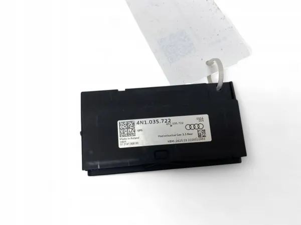 Audi e-tron USB-pistorasia OEM 4N1035722 - Käytetty image 6
