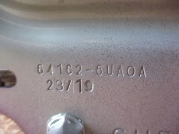 Vorne rechts Kotflügelhalterung OEM 641C2-6UA0A image 5