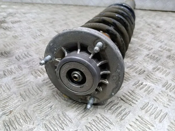 BMW F10 528xi Taka-Oikea Jousitus OEM image 4