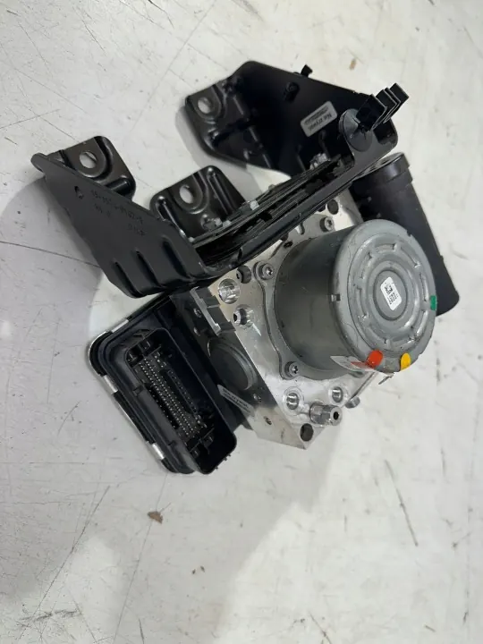 Compresseur Airmatic Mercedes OEM A2979013903 image 8