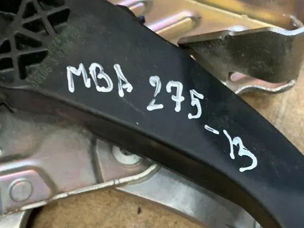 Mercedes-Benz Handbremsmechanismus OEM A2044200684 image 6