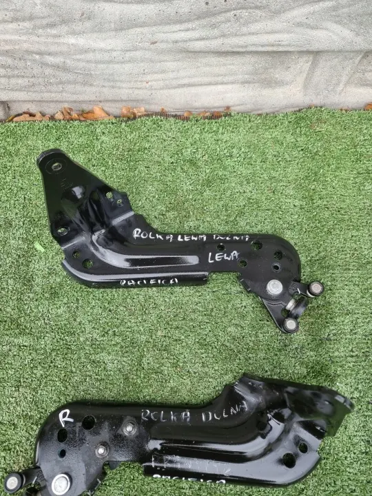 OEM CHRYSLER PACYFICA II alaovirolla oikea taka image 3