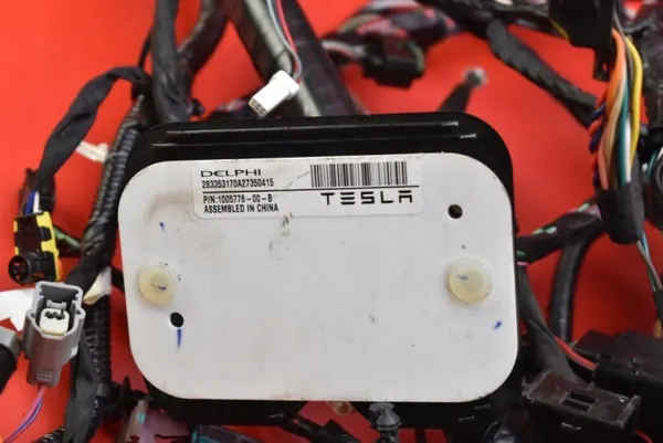 Faisceau de câblage Tesla Model S P85D AWD 046132-82-P image 8