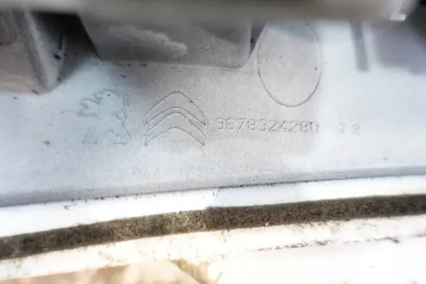 Spoiler OEM 9678324280 para Peugeot 2008 2013-2019 image 6