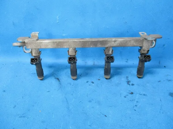 Brandstofrail Injectoren Chevrolet Aveo T250 image 3
