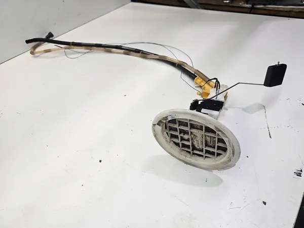 Sensor de nível de combustível Audi A6 C6 image 5