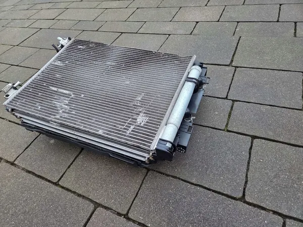 RENAULT TWINGO III 0.9 TCE Radiator Ventilator Set 2016 image 8