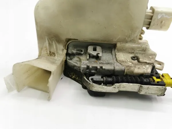 Audi A6 C7 2011 Höger Framdörrslås OEM 8J2837016C image 3