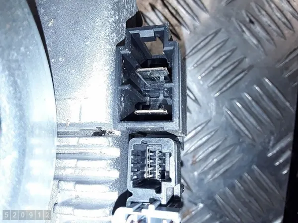 Columna de dirección Renault Captur OEM 6820000235 image 5
