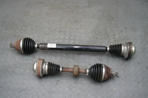 Höger Fram Lång Drivaxel OEM 5Q0407272E image 2