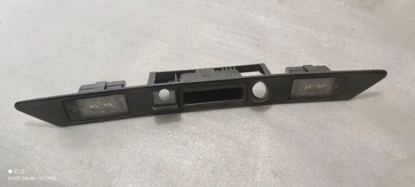 Audi A8 D4 Bagagelucklist & Handtag OEM 4E0827574 image 2