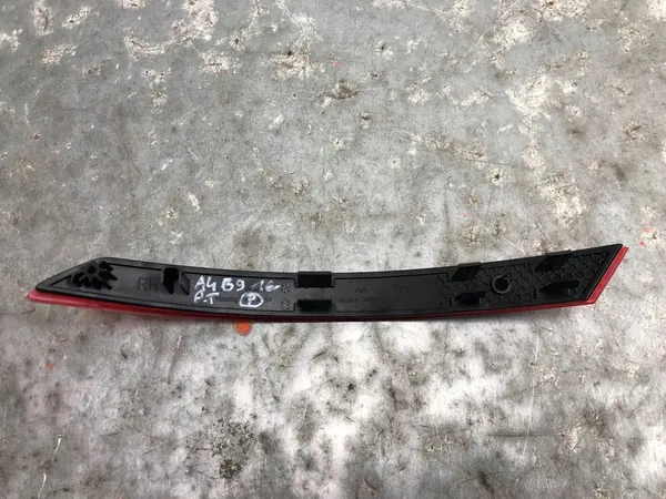 Takavalo Oikea Audi A4 B9 8W0945106D image 3