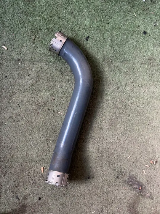 Mercedes Intercoolerrör OEM 256242 - Begagnat skick image 4