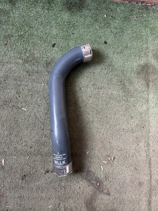 Mercedes Intercoolerrör OEM 256242 - Begagnat skick image 5