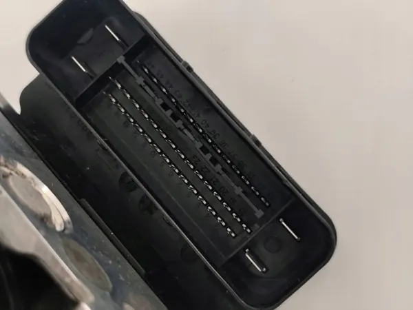 ABS-pumppu OEM BFB4437AZB Mazda 3 II:lle - Käytetty image 3