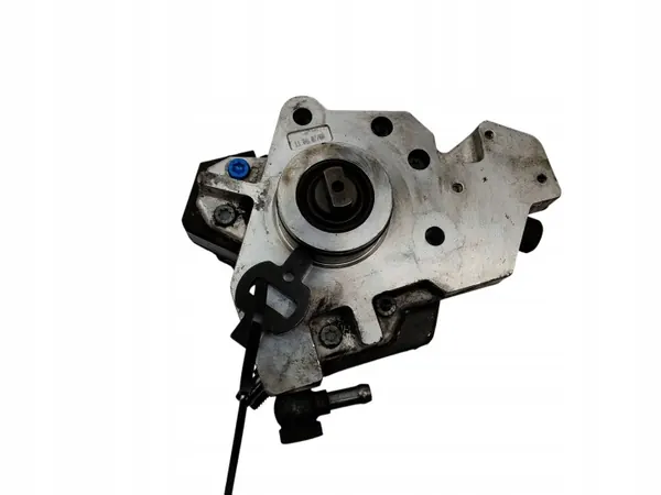 Bomba de inyección Honda OEM 16790-RBD-E02 usada image 2