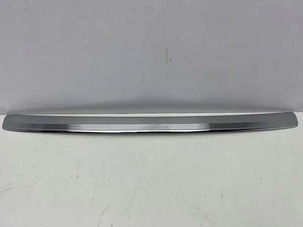 OEM A2146933000 Chromleiste Heckstoßstange Mercedes E-Klasse image 2