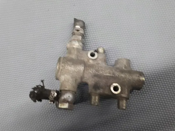 Distributeur de carburant OEM 057130763H pour Audi A8 D3 4.0 TDI image 3