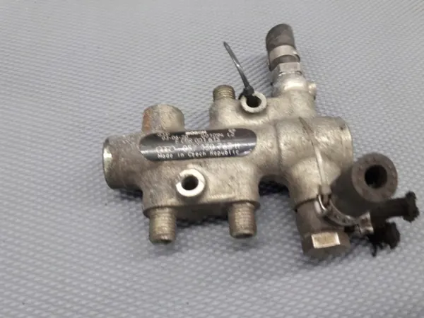 Distributeur de carburant OEM 057130763H pour Audi A8 D3 4.0 TDI image 5