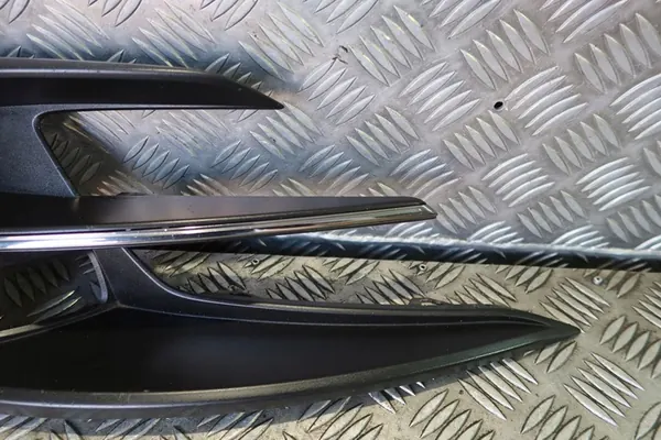 Griglia paraurti anteriore sinistra Renault Megane IV OE 261A33578R image 3