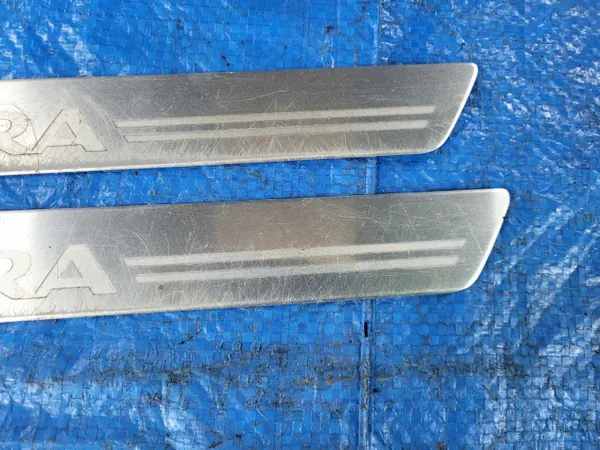Pegatina de estribo Opel Astra H OEM 13243521 image 4