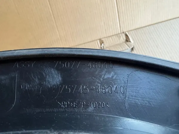 Salpicadero trasero Lexus RX OEM 7507748010 - Usado image 5