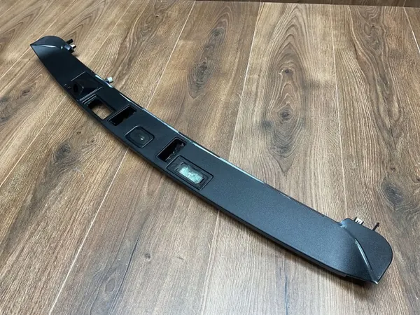 Poignée de hayon OEM J8A240406BA pour Range Rover Velar image 3