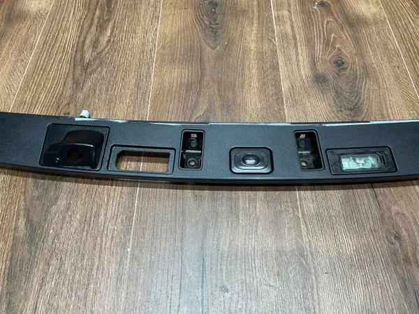 Poignée de hayon OEM J8A240406BA pour Range Rover Velar image 4