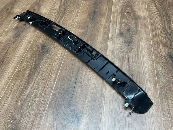 Poignée de hayon OEM J8A240406BA pour Range Rover Velar image 7