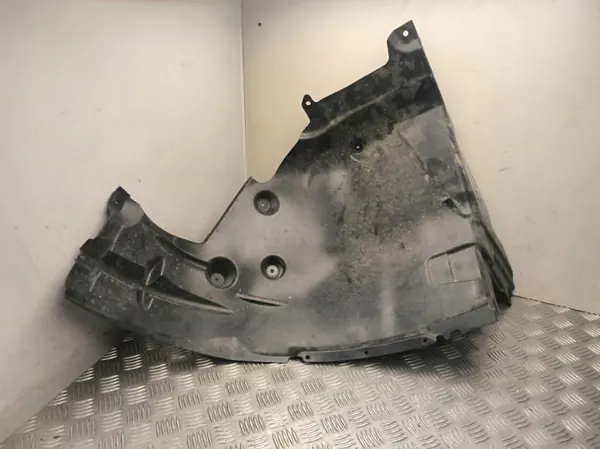 Oikea etulokasuoja OEM 8070522 BMW M3/M4:lle image 3