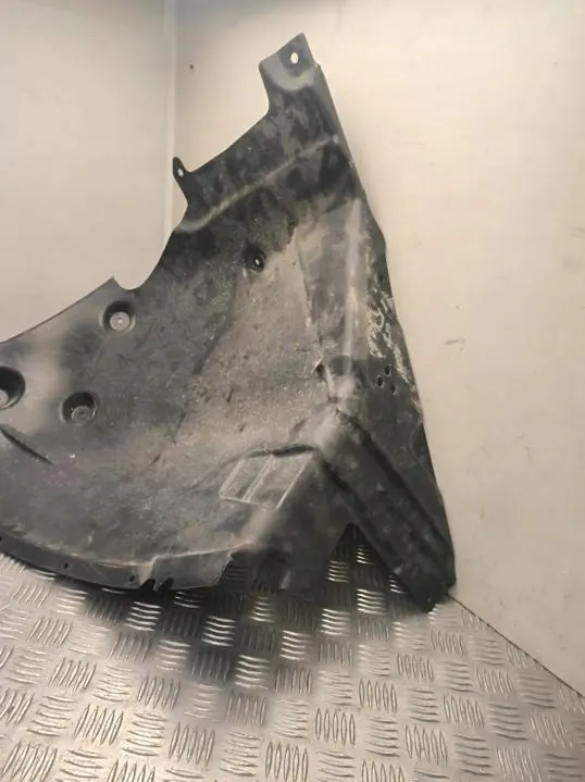 Oikea etulokasuoja OEM 8070522 BMW M3/M4:lle image 4