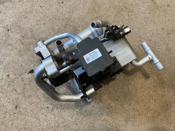 Secador AC KIA EV6 OEM 97725CV000 - Usado image 4
