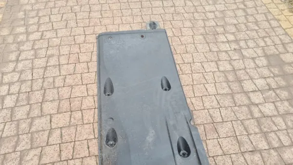 Skoda Superb II Underkroppsskydd Vänster OEM 3T0825201G image 3