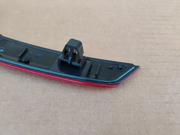 Bakreflektor Volkswagen OE 6C0945106B image 8