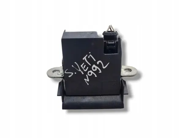 Bagagelåset Skoda Yeti 2011 5L6827505C image 4