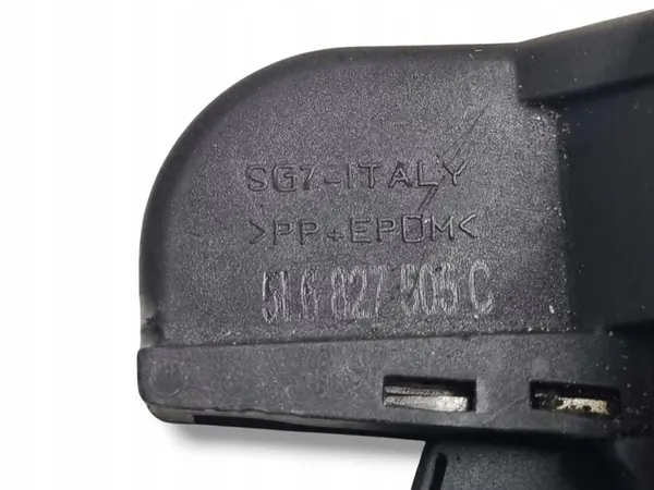 Bagagelåset Skoda Yeti 2011 5L6827505C image 5